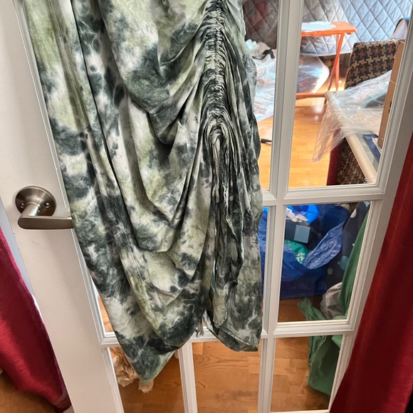 Language dress - Picture 2 of 6